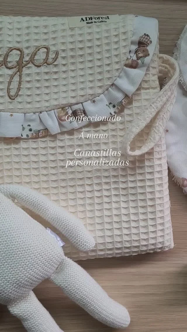 Detalles únicos para momentos irrepetibles. Bienvenida, pequeña Vega 🌟 Explora nuestras canastillas hechas de manera artesanal.

¿Quieres hacer un regalo especial?

#canastillapersonalizada #algodonorganico
#regalobebe #canastillareciennacido